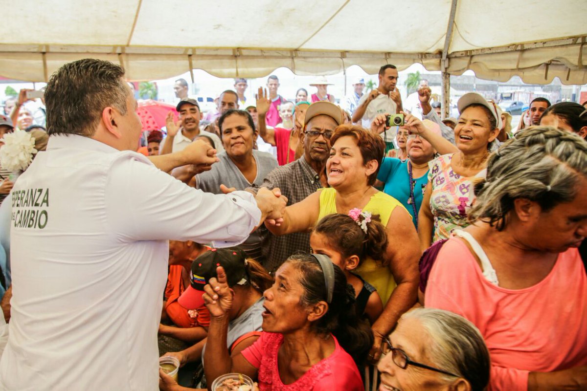 ElCambioVE's tweet photo. Hermosas, aguerridas y echadas para adelante, así se define la mujer venezolana, hoy extendemos nuestras felicitaciones a cada una de ellas, prometiéndoles que días mejores vienen para sus hogares, ¡Feliz Día de la Mujer! #EsperanzaPorElCambio https://t.co/PxLIl8QXKT