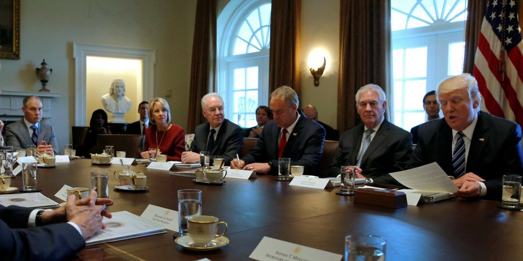 More than a dozen NGOs expressed their concern regarding secret changes to US policy on the use of lethal force overseas, including the use of armed #drones. Read their call on the issues of targeted killings and the recommendations here: efadrones.org/more-than-a-do…