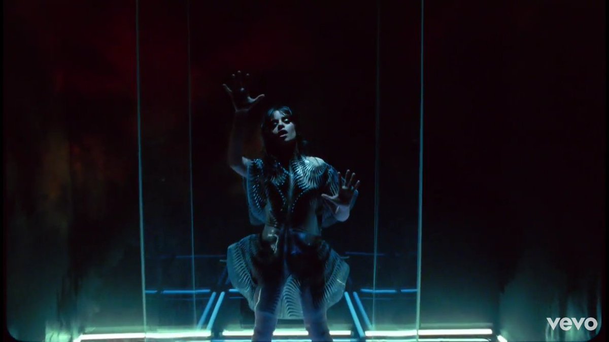simply_lovely13's tweet photo. Camila 2017
Camila 2018
#NeverBeTheSameVideo #NeverBeTheSameVideotoday #NBTSVideoTODAY #NBTSMusicVideo https://t.co/jgy1u9WWYE