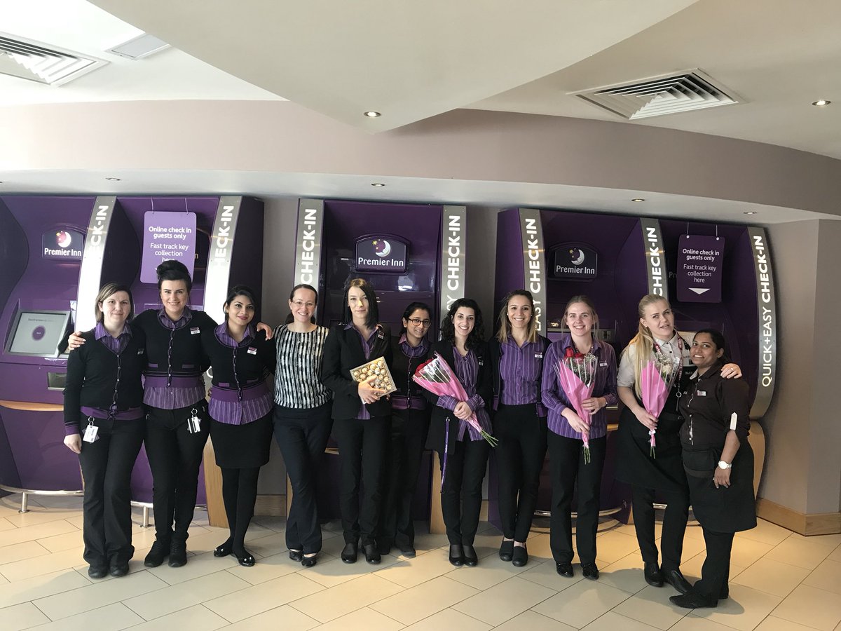 #HappyInternationalWomenDay #WomenPower #teamt5 <a href="/gary_villiers/">Gary De Villiers</a> <a href="/LauraEvans81/">Laura EvansWrobleski</a> <a href="/SDEBDD/">simon ewins</a> @airportsmiles @premierinn_t5 <a href="/SeanDrury10/">Sean Drury</a>