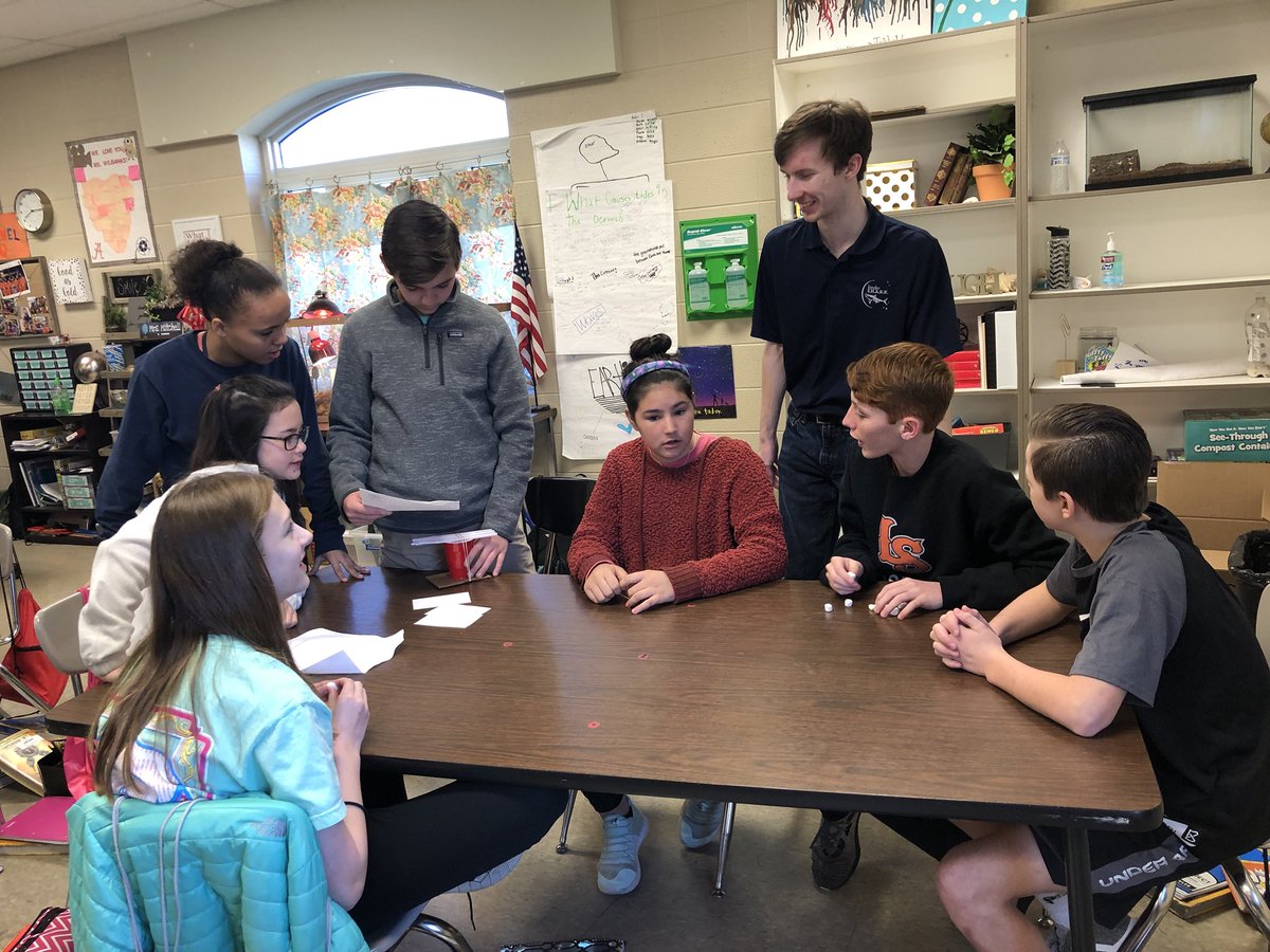 KBMitchell55's tweet photo. Hard at work on the @NASA Design Squad Challenge: Touchdown, led by Chris—a @UAHuntsville Senior Industrial &amp; Systems Engineering student!! #OneAthens #everydayACS @uahengineering https://t.co/hNw3nNt3Y4