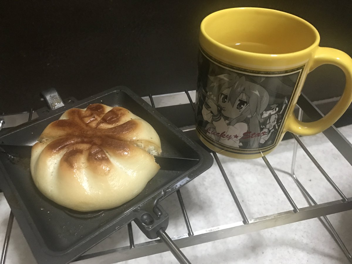 焼き豚まんとほうじ茶