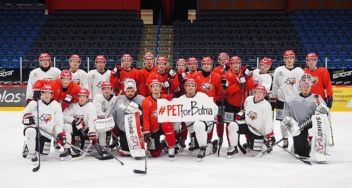 Nämä miehet - Dessa sega gubbar! Vielä raskaan kauden lopulla he jaksavat kannustaa meitä #petforbotnia -kampanjassamme. - Ännu i slutet av tunga säsong orkar de heja oss! #supportyourlocalteam #emmekoskaanluovuta <a href="/VaasanSport/">Vaasan Sport</a>