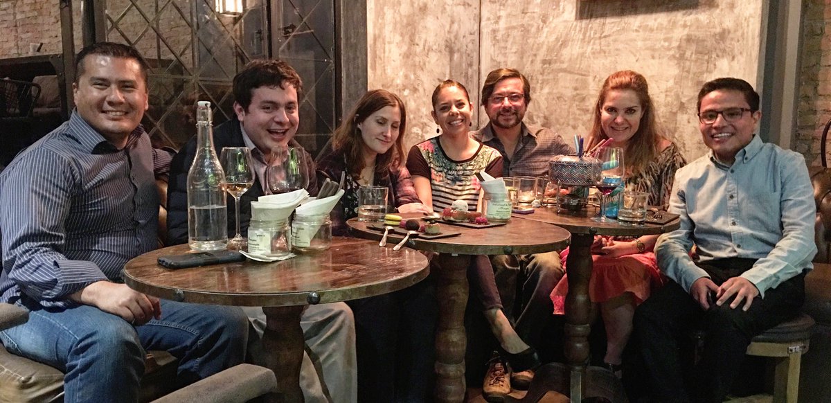 Muy buen y merecido update. So pretexto del vino, nos hemos reído tanto charlando sobre viajes, influencers de pacotilla, indeseables ávidos de atención y afecto, pero sobre todo de buenos tiempos. 1, 2, 3 por los que faltaron (¡muchos por enumerar!)