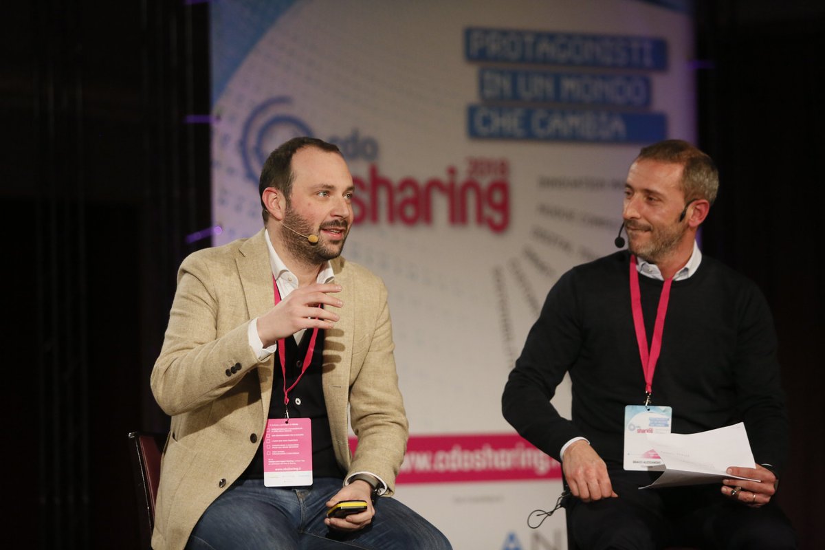 CdoSharing's tweet photo. è necessario cambiare il modo di lavorare
è sempre più necessario contaminarsi
a raccontarcelo oggi a #CdoSharing Lorenzo Maternini di @TalentGardenit @talentgardenen https://t.co/UFmi21YlTl