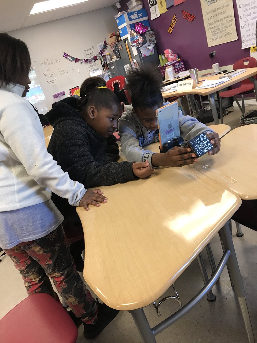 MsJeffreysPFE's tweet photo. Merge Cubes are a big hit on our #TechThursday at CES! 5th graders are exploring holographic merged reality. #TCSLearns #CES360 #CodedByMe https://t.co/TSRkF4mrUk