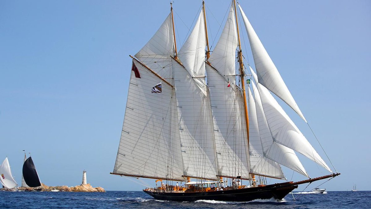 BenzenGroup's tweet photo. The top 5 superyachts new to the charter market in 2018. Which would you choose? Go far with #benzen https://t.co/ljunh6sXen https://t.co/HTshzAN7Oo