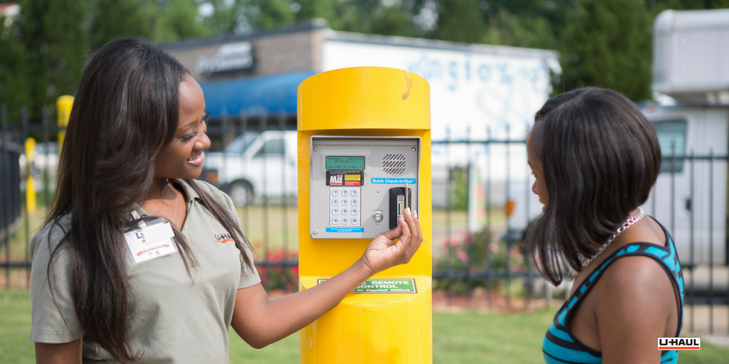 uhaul's tweet image. Control access to your #SelfStorage unit with #keycode, #keycard or #remoteaccess! More on security here: ow.ly/dfR430fFD9L