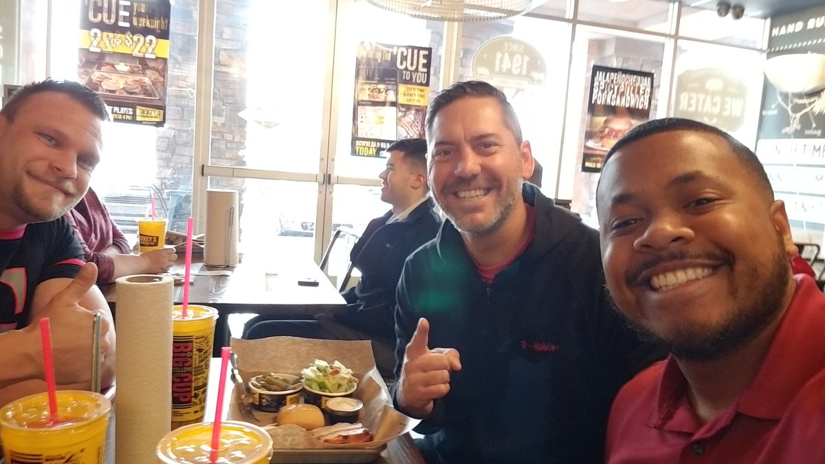 reggie_lew's tweet photo. Fueling up after great conversation and before "Hitting these streets!" Unbelievably great partners! @ddavewilliams w/KevinPeterson @eddienavarrete @2BWirelessPHX #TeamAssurant #CustomerObsessed https://t.co/hqRU9LLwKS