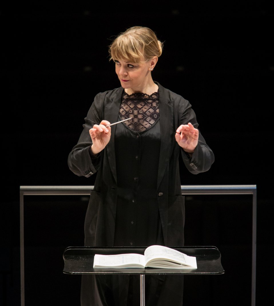 Hyvää naistenpäivää! Kapellimestari Susanna Mälkki kertoi lehdessämme työstään – ja myös asenteiden muutoksen vaikutuksesta siihen: "Sukupuoleni tulee haastatteluissa esiin yhä vähemmän."rondolehti.fi/artikkelit/leh…