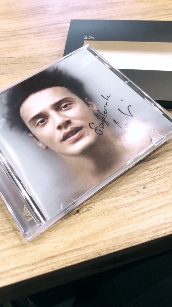 kardesiniz yine durmuyor bu tweeti rt eden 3 kişiye <a href="/edisgorgulu/">EDIS</a> ‘nun imzalı albümünü veriyorum, bununla biter mi imzalicak bişey bulamadım bende kendi yutub sayfamın screenshotunu imzalayıp veriyorum nasıl plan <a href="/edisgorgulu/">EDIS</a>