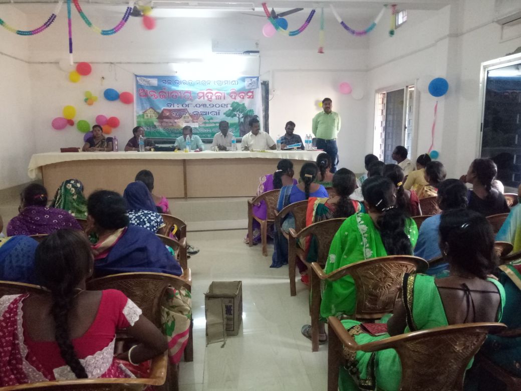 swachhrourkela's tweet photo. Women day celebration in Nuagoun block Rourkela, Odisha #SwachhBharat #SwachhShakti #ZSBP @sbmodisha @DivyangWaghela @DMSundargarh @roopamishra77 @paramiyer_ https://t.co/uVZt2s4rCp