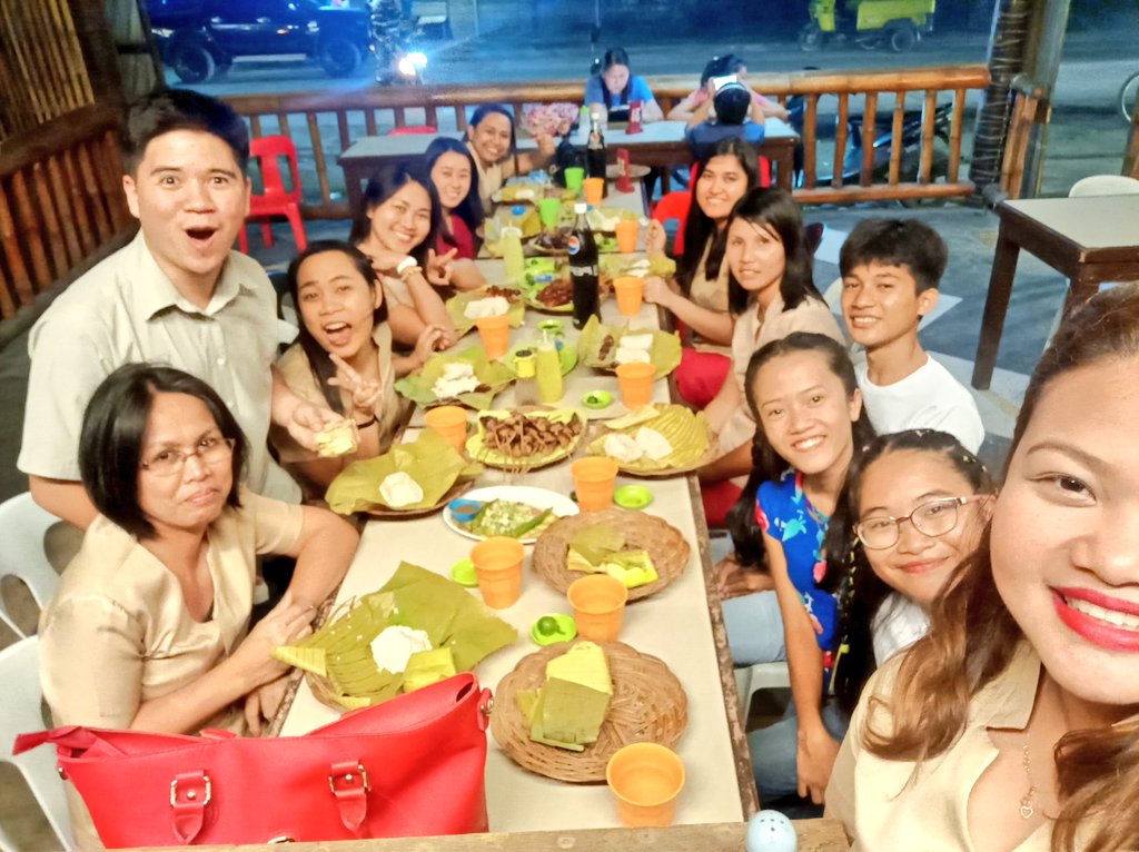 kandidkams's tweet photo. Bbq, ktv, and durian to bring back and keep our sanity π
π΅π±
#audEATpeak #teamPPMAS https://t.co/Su6pJS2NeU