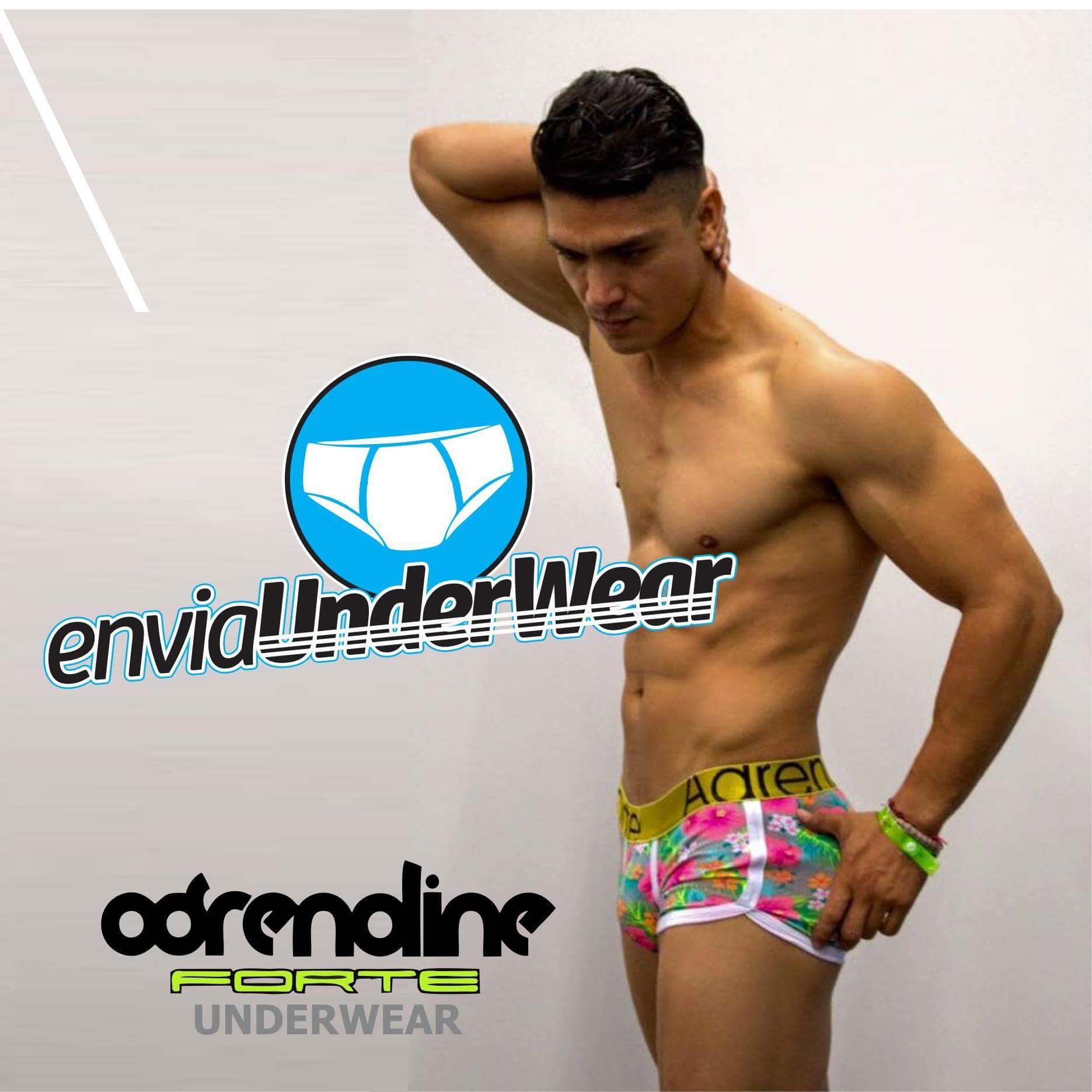 Chicos y calzones EnviaUnderwear X