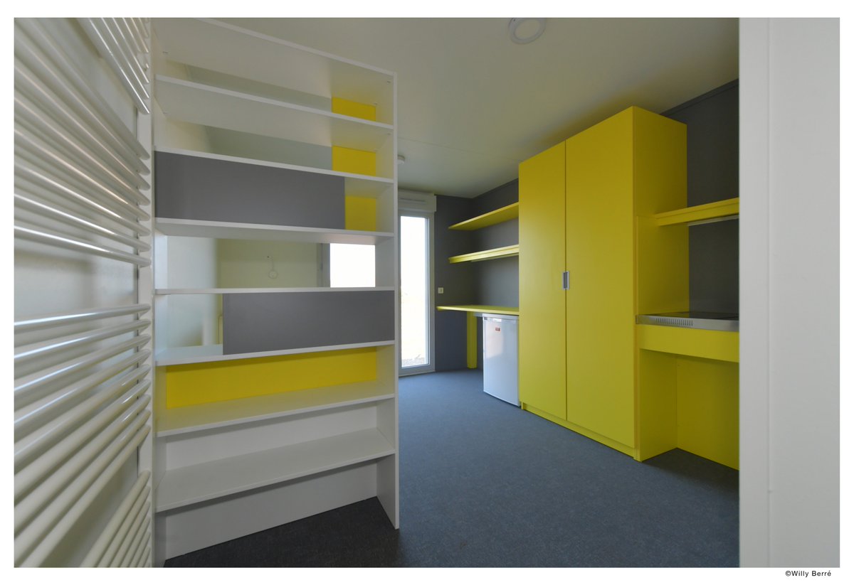 BouyguesBat_GO's tweet image. La résidence étudiante #ALPHACity prend forme à @LRSY_ville ! Assemblage des 100 modules bois préfabriqués @OSSABOIS qui correspondent à 100 logements étudiants @CNOUS_CROUS de 18 m² @oryon85 #modulaire