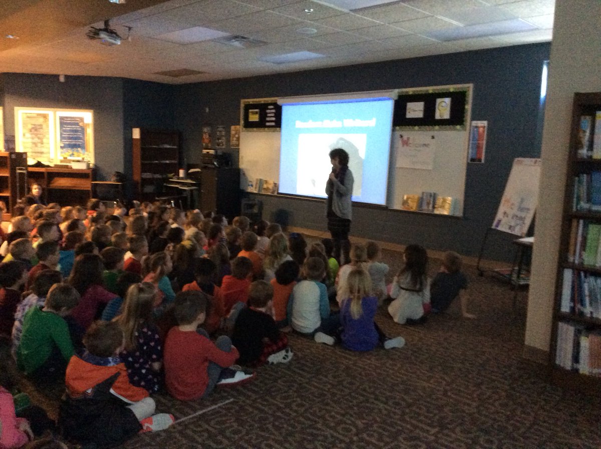 KellybrookLMC's tweet photo. Ss learning about being good writers! Thank you author Deborah Hopkinson! Thank you KB PTA! #kblmc #kbcougars #lpsleads https://t.co/hHz6JXF9Bo