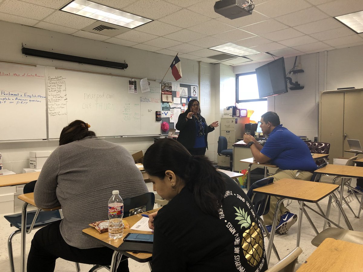 jamesvarlack's tweet image. Social Studies Secondary Coordinator Judy Rodriguez training on @nearpod. Awesome job!! #techtoolsforteachers @MissionCISD @MCISD_InTech