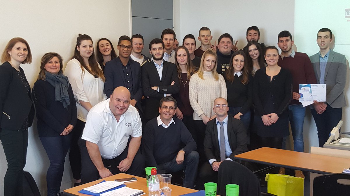 PJP69's tweet photo. Un très beau projet tutoré autour du Mondial des Métiers 2018 conclu avec brio par nos apprentis @distrisup @IAE_Lyon @FCDfrance @AuchanRecrute @mdmra 
Bravo à tous apprentis, correspondants enseignes et École pour votre mobilisation https://t.co/bDi5MnU0gK