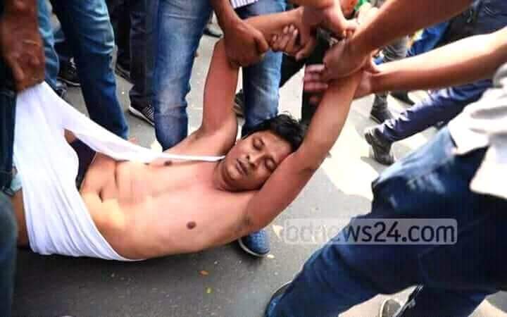 SaifulI34409657's tweet photo. This is the killer police forces of Bangladesh's illegal Hasina government. Thus, they are arrested from the peace program. https://t.co/SPUdwqYB46
