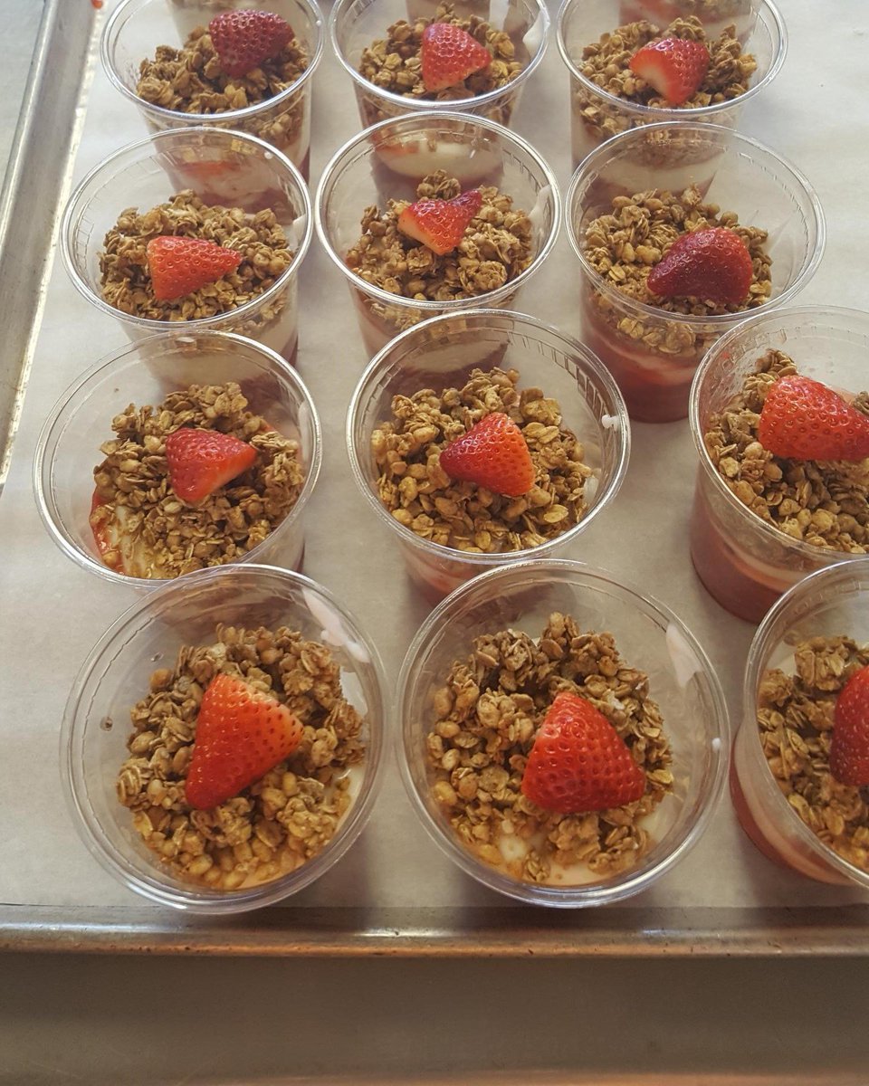 HCSD_CN's tweet photo. Parents were invited to have Breakfast during our National School Breakfast Week at Saucier Elementary's Cafeteria. The students were given special prizes and enjoyed a Fresh Fruit Parfait, #NSBW18 #SAECAFE https://t.co/vJj5HzjEqG