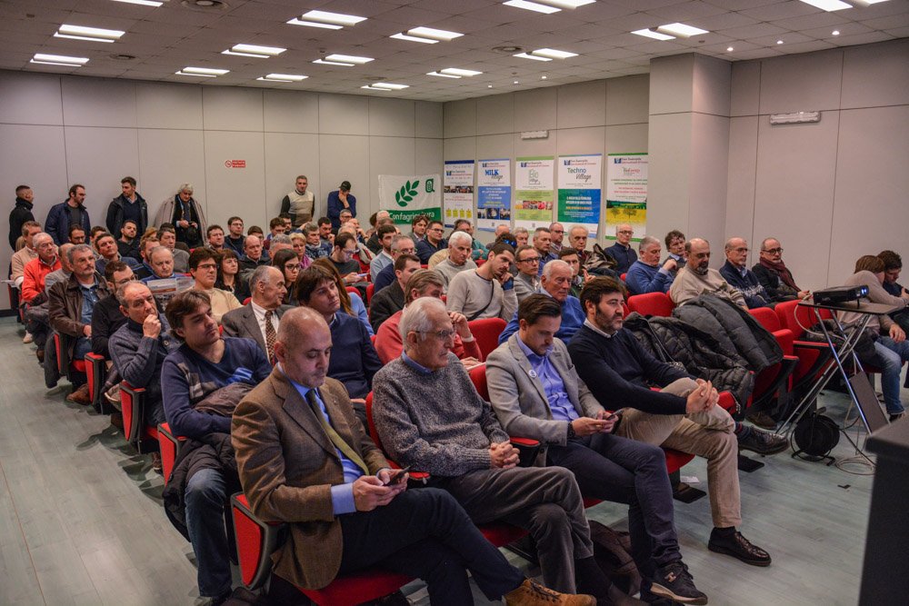 #BioEnergy e le #FiereZootecniche sono un evento che dura tutto l'anno con #focus specifici e #approfondimenti tematici. Oggi a <a href="/CremonaFiere/">CremonaFiere</a> si parla di #energierinnovabili con il convegno dal titolo "Energie Rinnovabili: #aggiornamento normativo e #prospettive future".