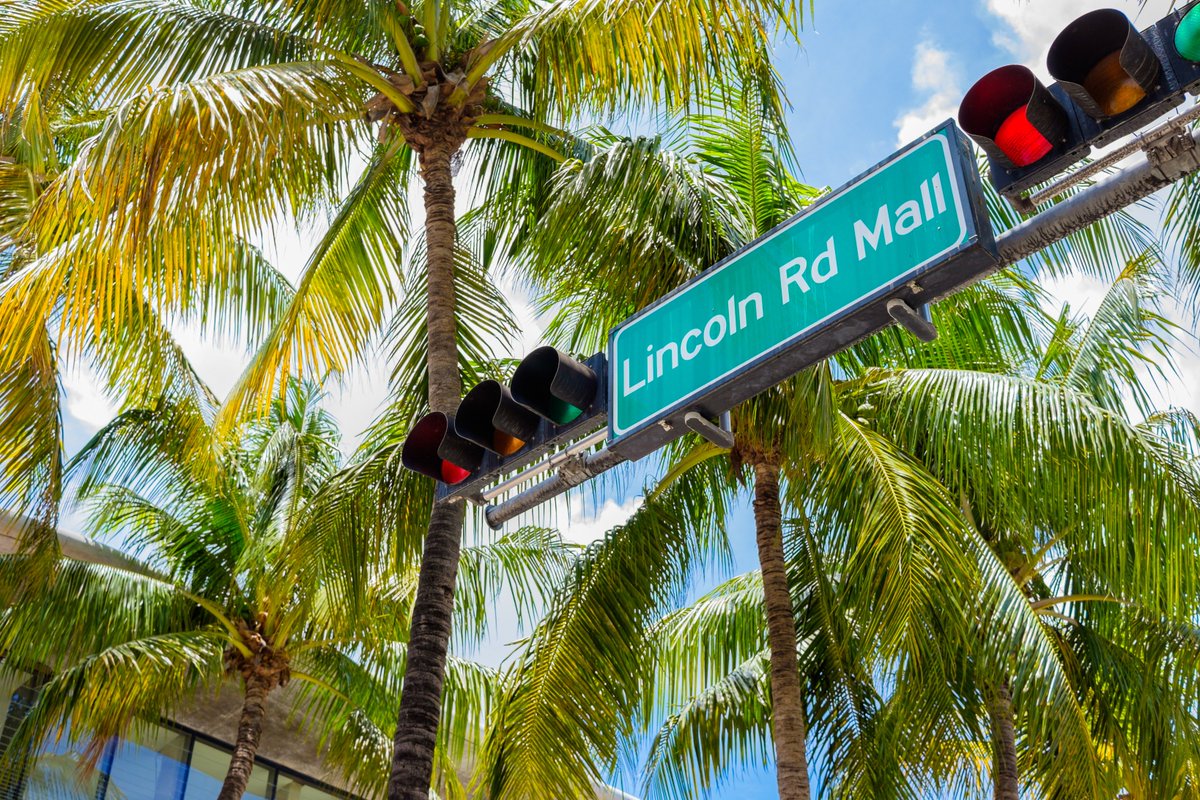 BlackBookMiami's tweet photo. March isn’t just about #springbreakers - and our #MiamiEvents list proves it : https://t.co/82DIgArhQP #MiamiSpringBreak #MiamiSailingWeek https://t.co/ITQwTrSF7r