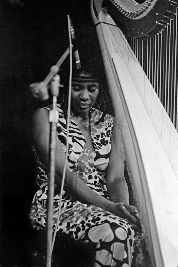 mctony's tweet photo. RT @mondojazzblog: Alice https://t.co/nvAludZ0h9