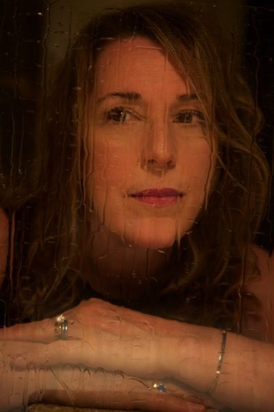MikeNaylorradio's tweet photo. My special guest on @BBC3CR 12-2 on Sat is @bncmusic ahead of her gigs @StablesMK on Mon/Tues.
Beth talks about her new album #HeartsOfGlass, the art of songwriting, writing for other artists, the healing power of creativity, coping with loss,overcoming cancer & her upbringing https://t.co/hYeQUnCplM