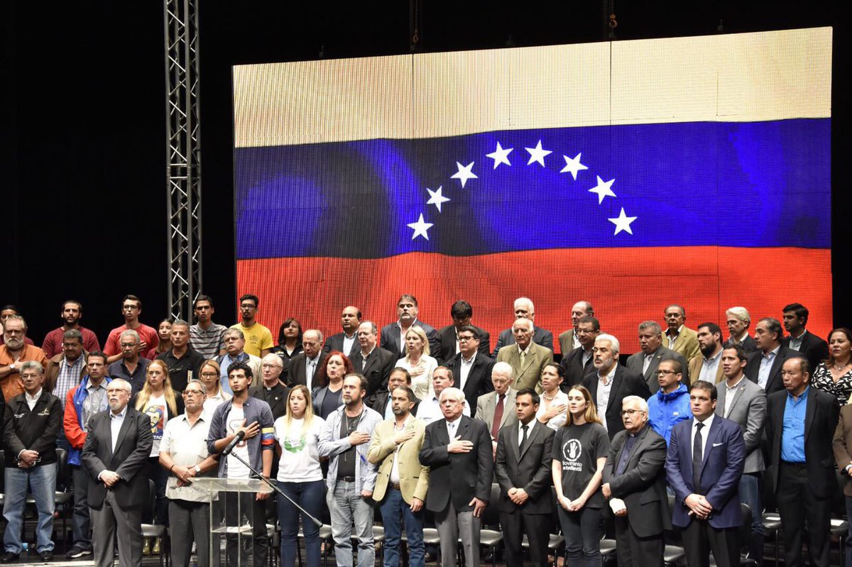 liliantintori's tweet photo. Yo también me sumo al Frente Amplio Venezuela Libre junto a cada uno de los venezolanos que quiere paz y reconciliación. Trabajando juntos en una misma dirección lograremos la LIBERTAD ¡Sí se puede! #VamosDeFrentePorVenezuela https://t.co/S42pZyX7cb