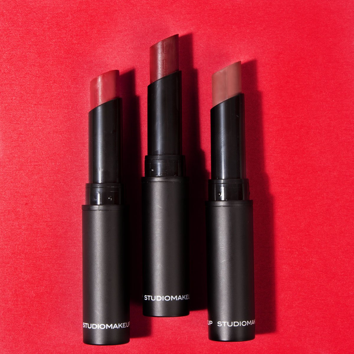 Notre rouge velours est longue tenue ET confortable. Une combinaison gagnante! #GOstudio