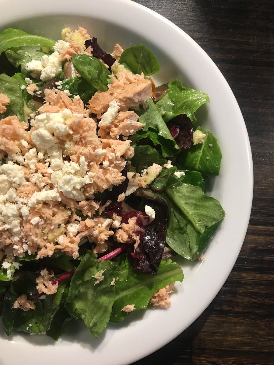 Healthy eats and tasty treats! If you’re in the mood for something on the lighter side then our Salmon Ginger Salad has ya covered 🌿

Greens | Carrots | Celery | Salmon | Sprinkle of Ginger | House-Made Lemon Ginger Dressing 😋