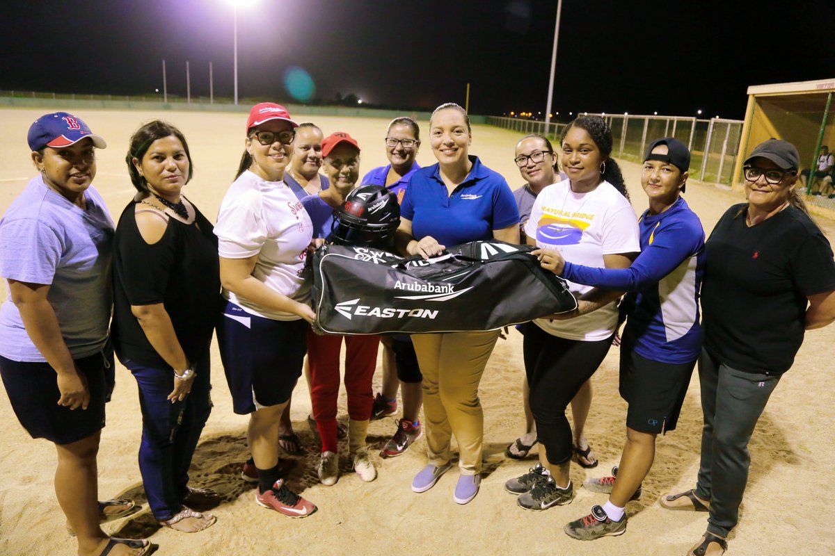 arubabanknv's tweet photo. Nos ta desea Sweet Devils Ladies Softball Team hopi exito cu nan torneo na Corsou! #ArubaBank https://t.co/5mkgLBzSIQ