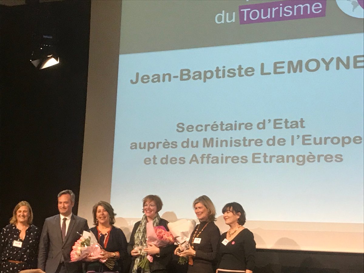 mcmaheas's tweet photo. 3 femmes réellement exceptionnelles couronnées ce soir par les #TrophéesduTourisme des @FemmeDuTourisme : pdg champagne #VirginieTaittinger, directrice@MuseeLouvreLens #MarieLavandier, pdg #fragonnard #AgnesWebster - bravo!!! https://t.co/XSQI0BdCBX