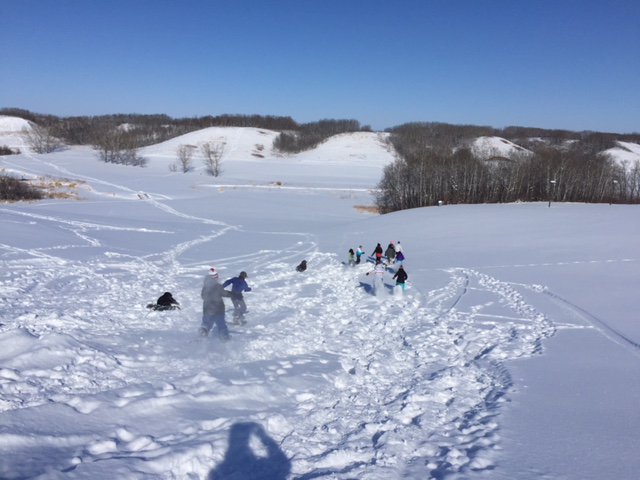 EsterhazyHigh's tweet image. 7B shoeshowing! #mothernaturerocks