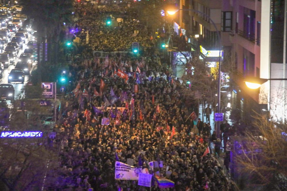 SestraOB's tweet photo. 20.000 personas en Palma. Histórico https://t.co/QoNvrwwRJo