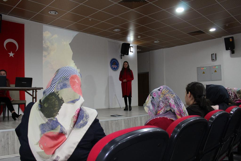 MaviHayattrr's tweet photo. Peygamberimizin (Cennet annelerin ayakları altındadır) sözünün muhatabı olan tüm dünya kadınlarının 8 Mart Dünya Kadınlar Günü mübarek olsun inşallah. #Kykşarkışla https://t.co/zuSPkuOunL