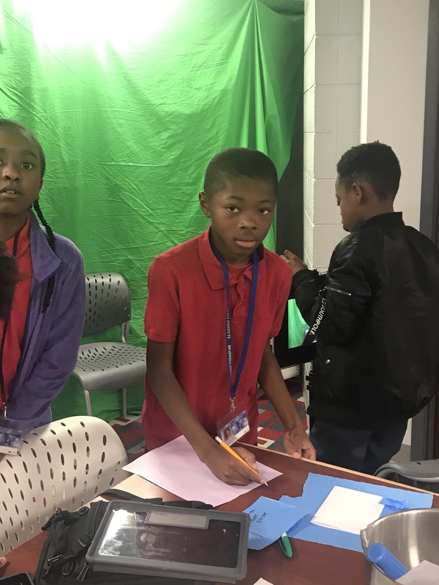 bgemedia's tweet photo. Media Festival projects are well under way at BGE Media Center!  #GSMF2018 #Mediafestival #iMovie #StudentProducers #MediaStrong #BGEEagles @LibertyCoSchool @dcrawfordbge https://t.co/Tl1w2Uv733