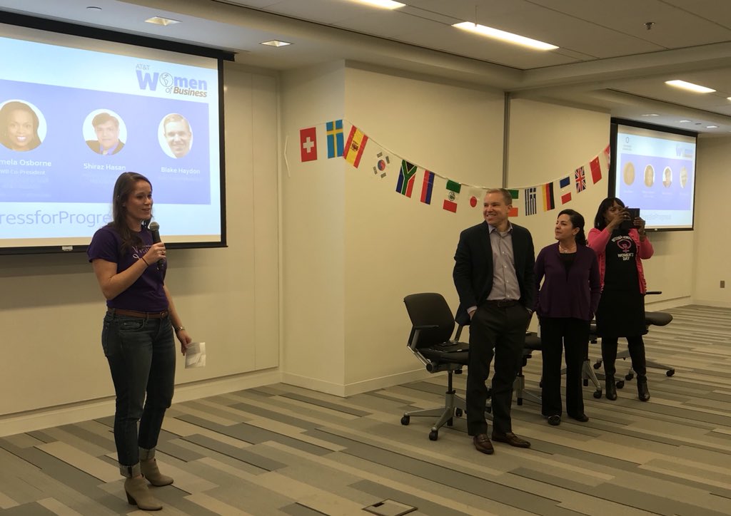 Dannyboy0817's tweet photo. #PressForProgess #LifeAtATT #crgrowthgurus #attwomenofbusiness @Jessica__Bourne @TheAnneChow @StaceyMarxCR https://t.co/0EAypTsuVC