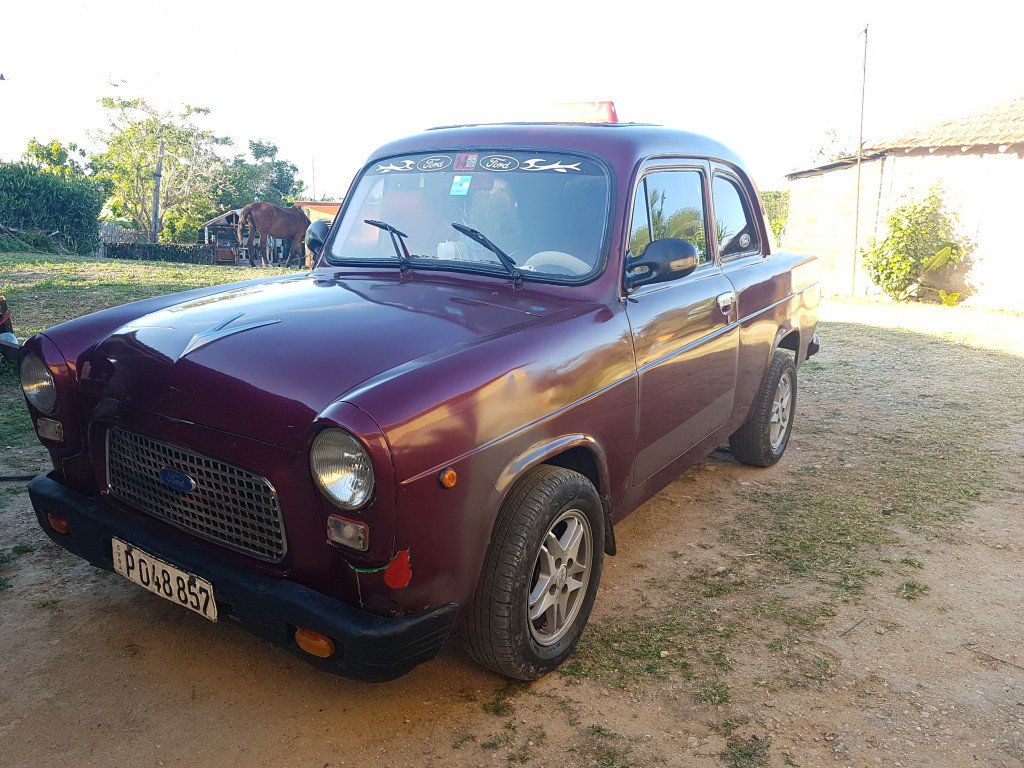 ClaroEddy's tweet photo. @revolico  Ford Ingles con Motor de Lada. Soy de Holguin https://t.co/UQAOehBUa9