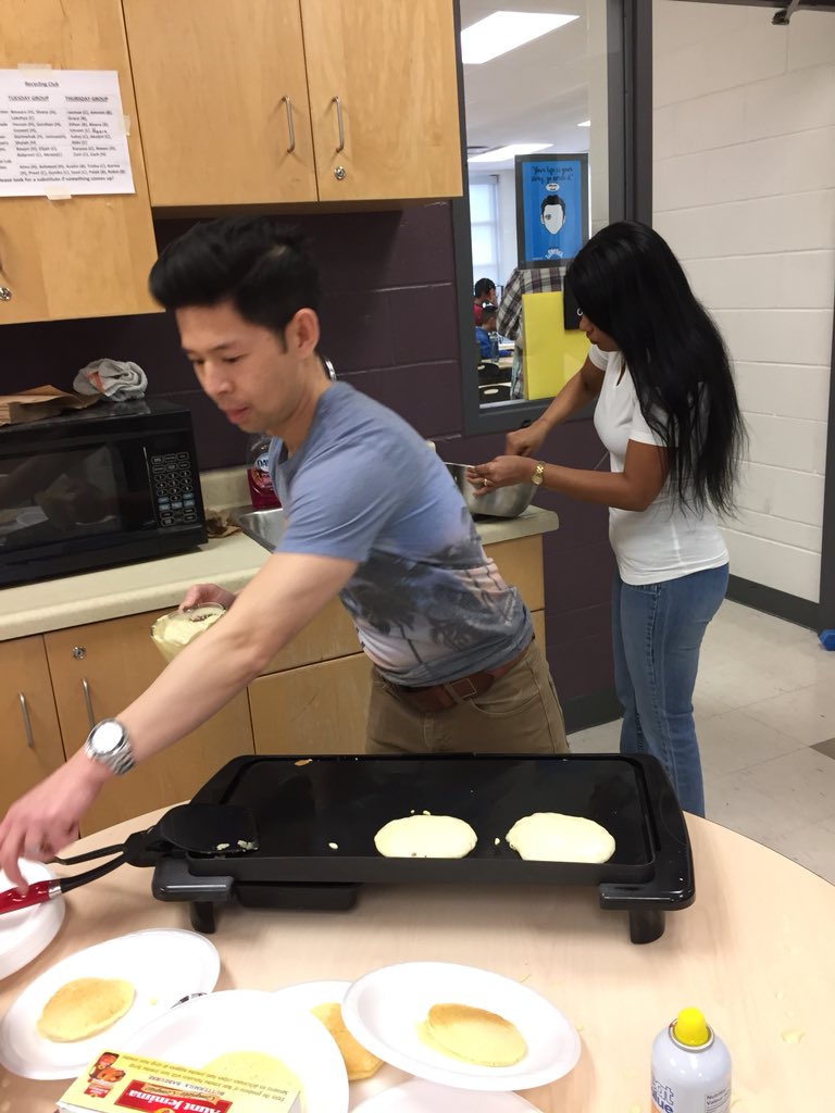 MisterCaruana's tweet photo. Trying out some procedural writing pancake recipes with 5b and @mrhuynh5c !!  @JamesPotterPS https://t.co/0uBD6y3TiW