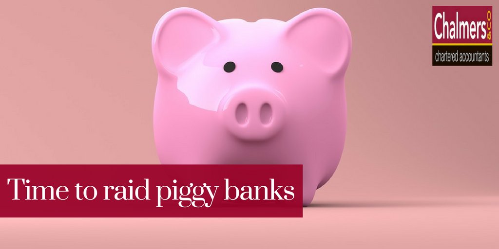 Chalmers_Co's tweet image. From the 1 March 2018, the old-style £10 notes featuring Charles Darwin, ceased to be legal tender. goo.gl/BH79Y9

#Money #Savings #TenPoundNote #Somerset