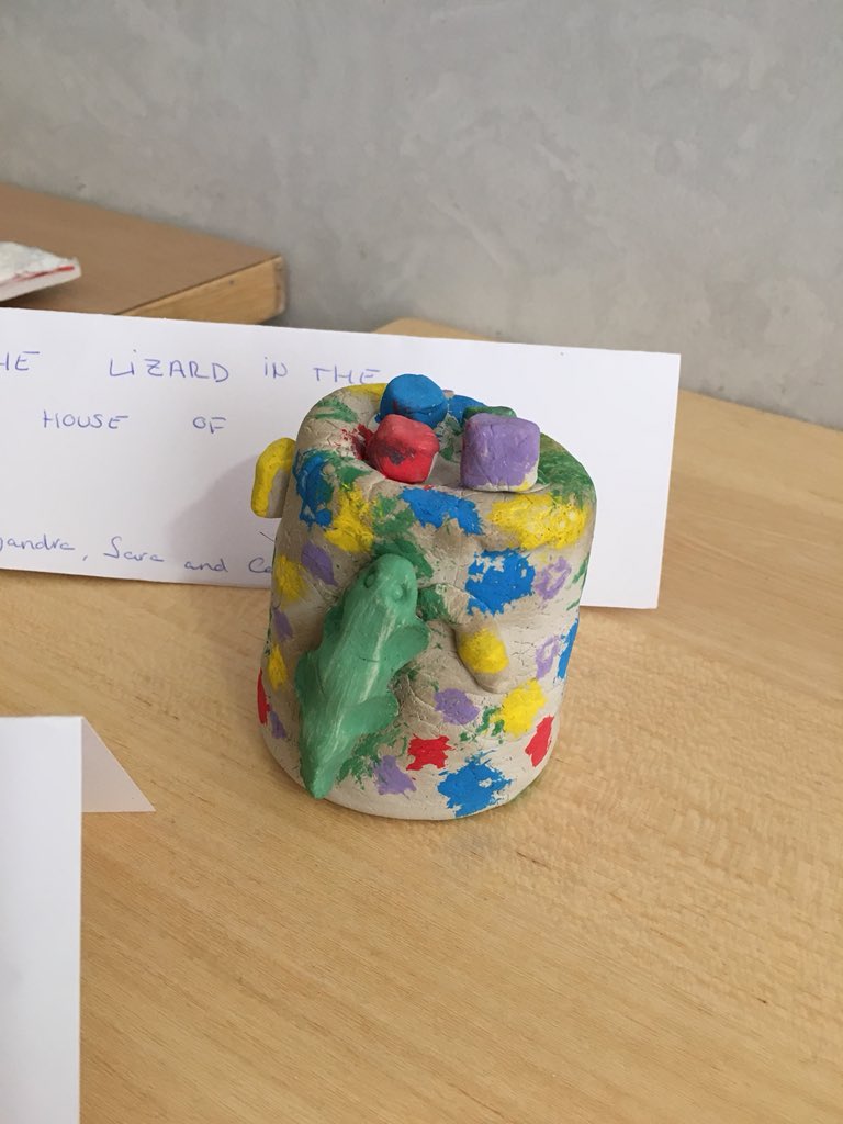 MarinaHBST's tweet photo. We have done differnet buildings and lizards inspired in Gaudí! 👏🏻🎨👩🏼‍🎨👨🏽‍🎨 @HBSTORREJON @HBST_Jana https://t.co/C6Apr0yam5