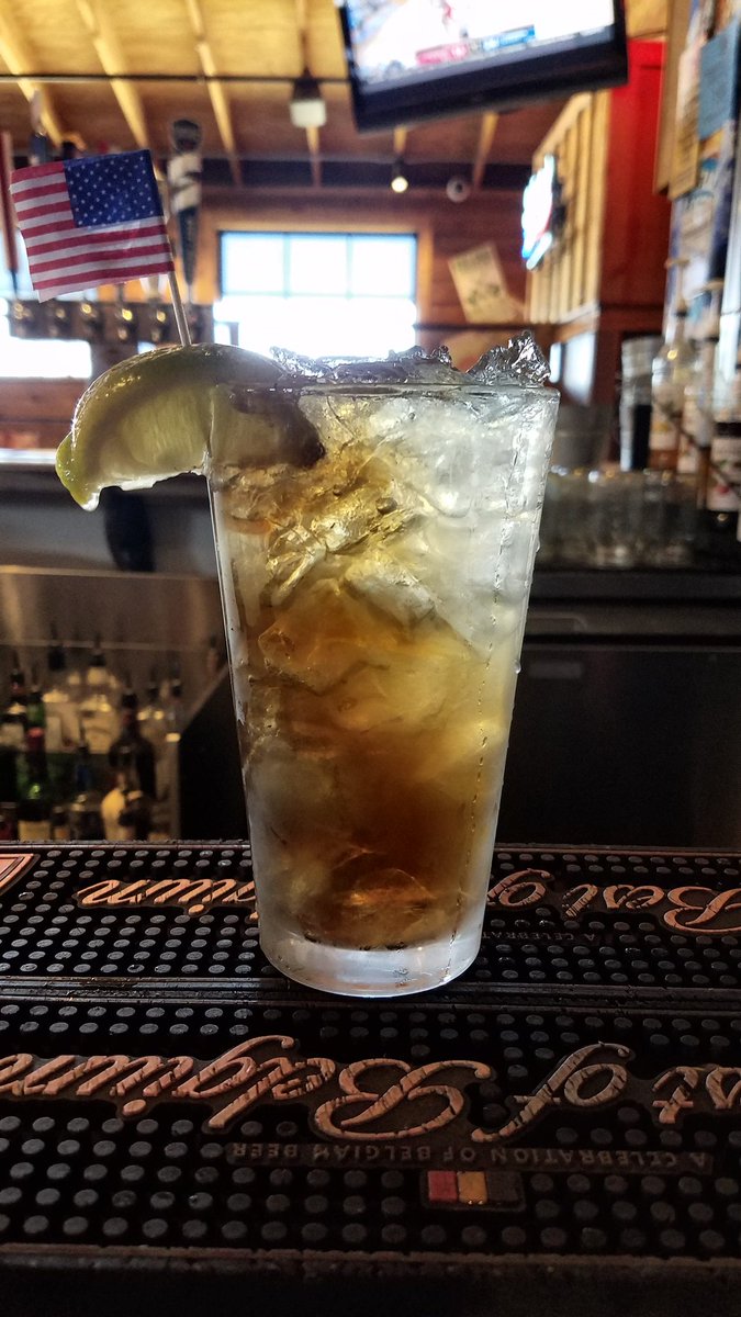 stephwithorne's tweet photo. Honey Tonk Tea the Roadhouse way😎 #Teamlogans #Logansroadhouse513 https://t.co/ecshoisLqC