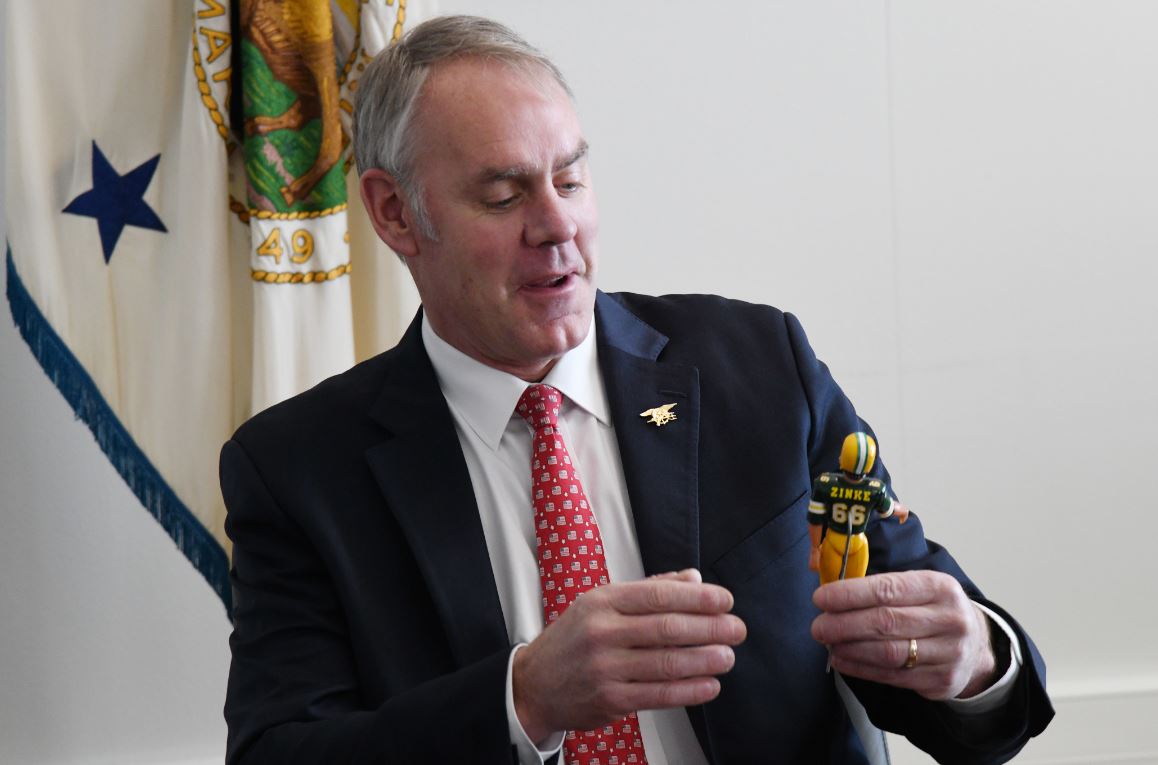 SecretaryZinke's tweet photo. The Montana Wool Growers stopped by the office today to talk about ag. They also brought me an awesome surprise! #GoDucks https://t.co/4WPcDO9huH