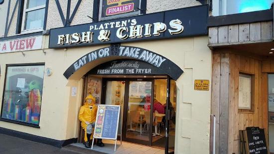 We've come a long way in a short amount of time, who else can remember the old fisherman who sat outside everyday come rain or shine?? #Plattens #howtimeflies #throwbackthursday #fisherman #wellshabour #wellsnextthesea #nolookingback #fishandchips #sunset #sunnydaysahead