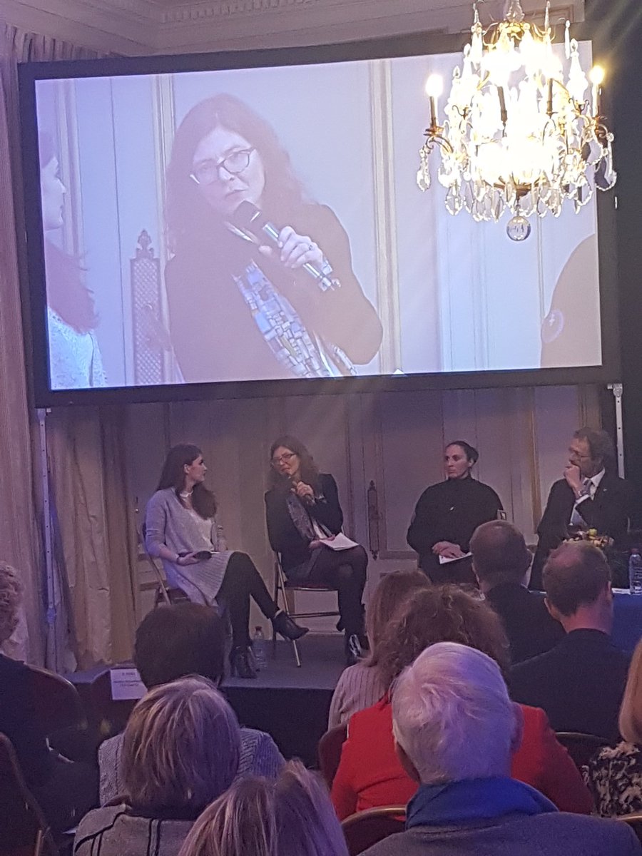Prefet57's tweet photo. #Prefet57 #SNCFemmes #8Mars
Marie-Laure VAUTRIN Déléguée Départementale aux Droits des Femmes et à l’Égalité conseille aux femmes d’« OSER se dépasser et être ambitieuse » https://t.co/OM51EpqGRg