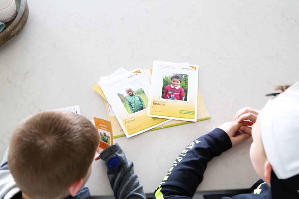 abbyorganizes's tweet photo. I often get so overwhelmed by the big problems of the world that I am paralyzed into inaction, not even sure where to start. But recently I decided that wasn't good enough, so I began with baby steps: https://t.co/E2wjiQ4Itu @WorldVisionUSA #doforone https://t.co/GuINs4jECc