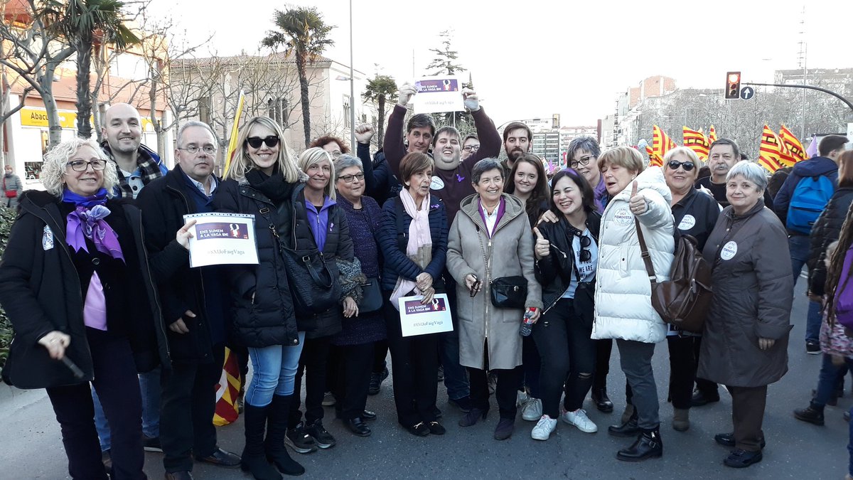La lluita feminista és lluita socialista! 💪🌷🌷🌷Per la igualtat real i efectiva <a href="/socialistes_cat/">Socialistes PSC/❤</a> #8MJoFaigVaga #FeminismeSocialista