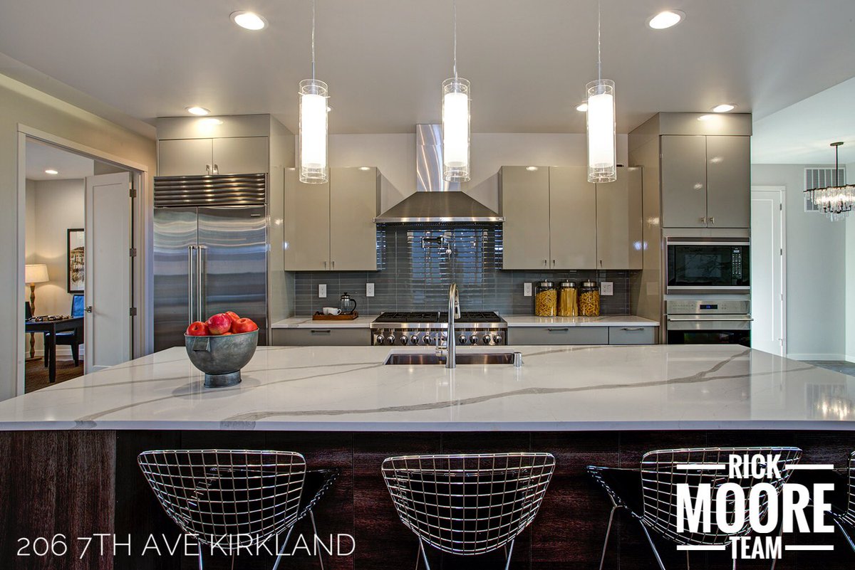 RickMooreTeam's tweet image. Welcome home to your new kitchen fit with a Sub-zero and Wolf Range! Open house Saturday from 4-7, Sunday 10-6, and Monday 12-6 #kirklandrealestate #kirkland #seattlerealestate #realestate #bellevuerealestate #bellevue #kirklandwa #seattle #pnwrealestate #kirklandwaterfront