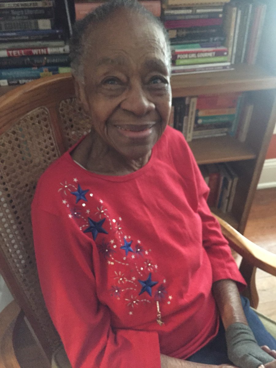 harrykthomasjr1's tweet image. #IWD18 Women I admire - mom, nana, teacher, social worker, director, basketball star, BA-Allen, MS-NYU - not bad for a woman born in rural South Carolina in 1925 @usembassyharare